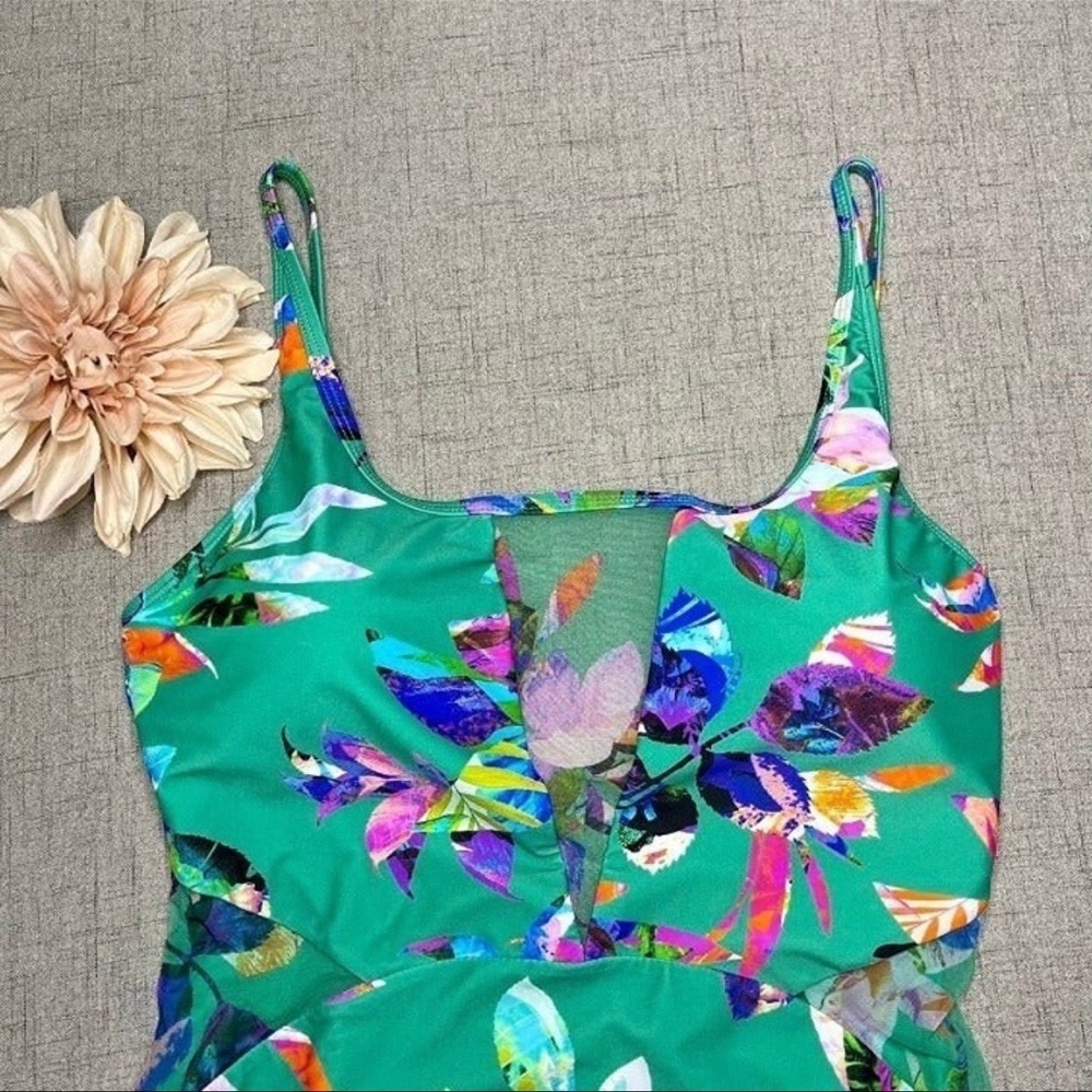 La Blanca Havana Tropics Mesh Plunge One Piece Swimsuit 12 Large Green - Picture 9 of 12